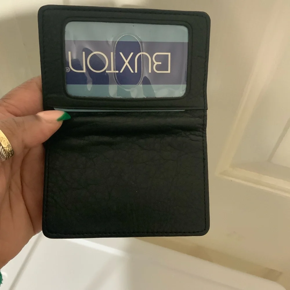 Buxton 1 Fold Hand Stitched Genuine Top Grain Leather Wallet, Black.